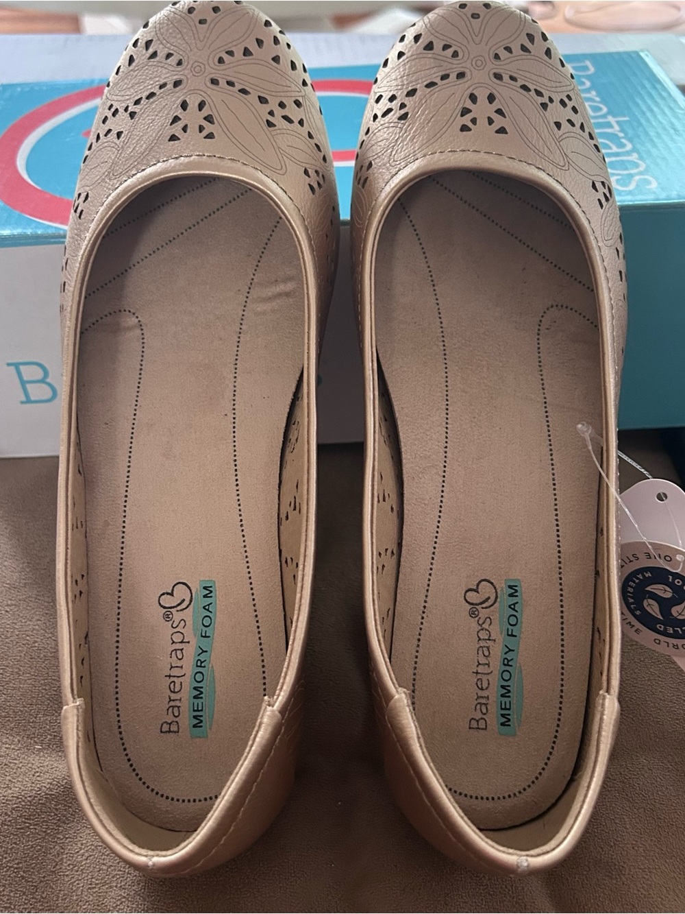 BareTraps Women's Beige Laser-Cut Ballet Flats NWT